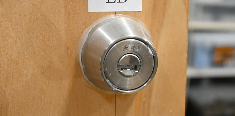 鍵穴に錆びや異物がある