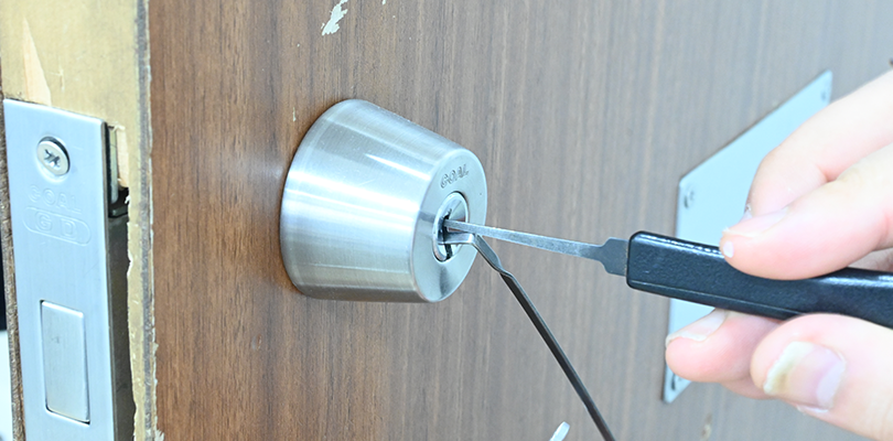 ピッキング耐性の低さが指摘されて現在は廃盤