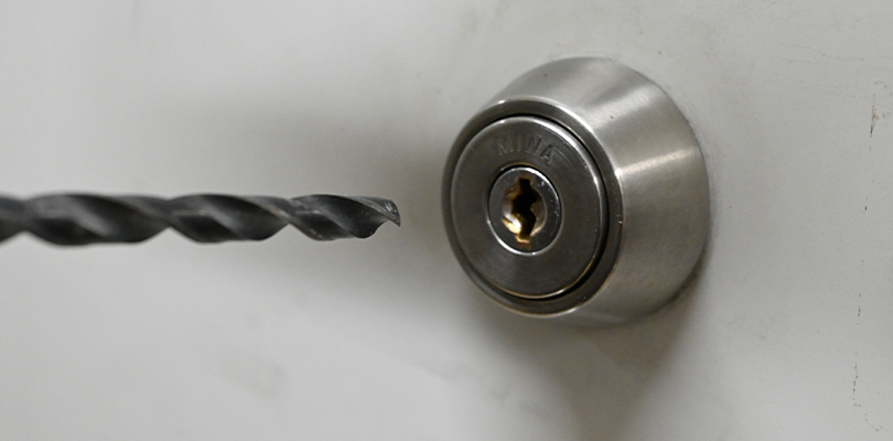 鍵を壊して開ける費用