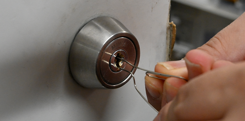 ピッキングとサムターン回しの対策も必要