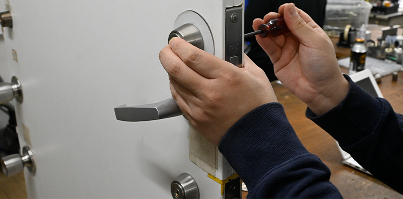 新しいシリンダーに交換する