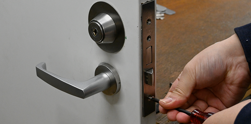 ピンとフロントプレートを元に戻す